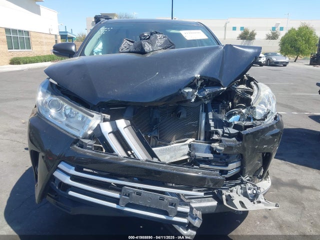 Toyota Highlander Le Plus 2018 5TDZZRFH7JS265754 Image 12