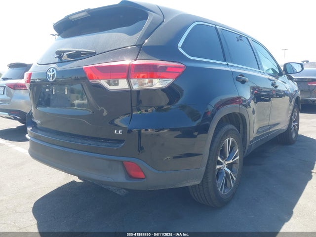 Toyota Highlander Le Plus 2018 5TDZZRFH7JS265754 Image 4