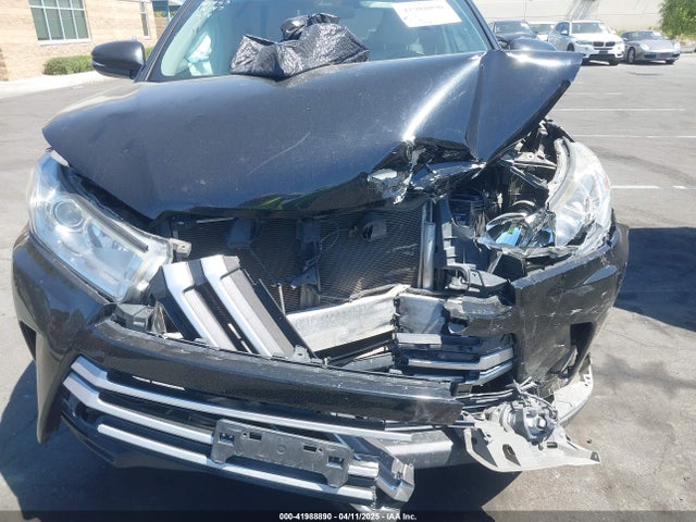 Toyota Highlander Le Plus 2018 5TDZZRFH7JS265754 Image 6