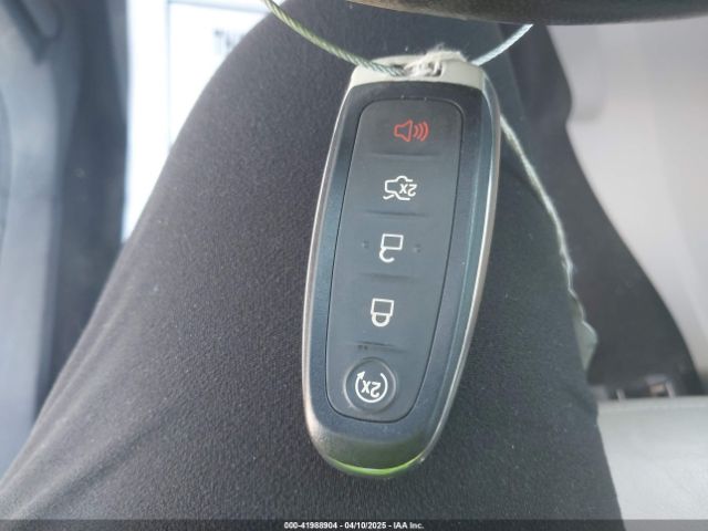 1FMCU9J91KUA39111 Ford Escape Titanium