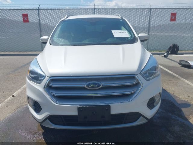 1FMCU9J91KUA39111 Ford Escape Titanium