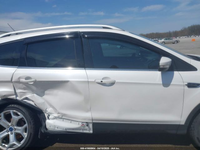 1FMCU9J91KUA39111 Ford Escape Titanium