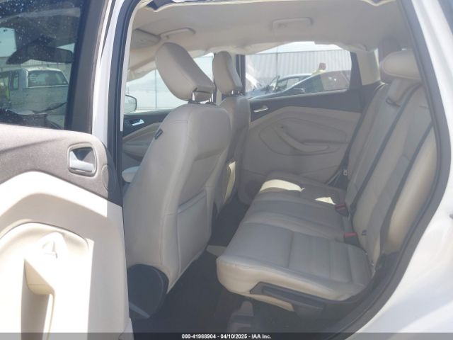 1FMCU9J91KUA39111 Ford Escape Titanium
