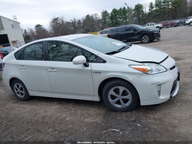 JTDKN3DU0F0422352 Toyota Prius Three