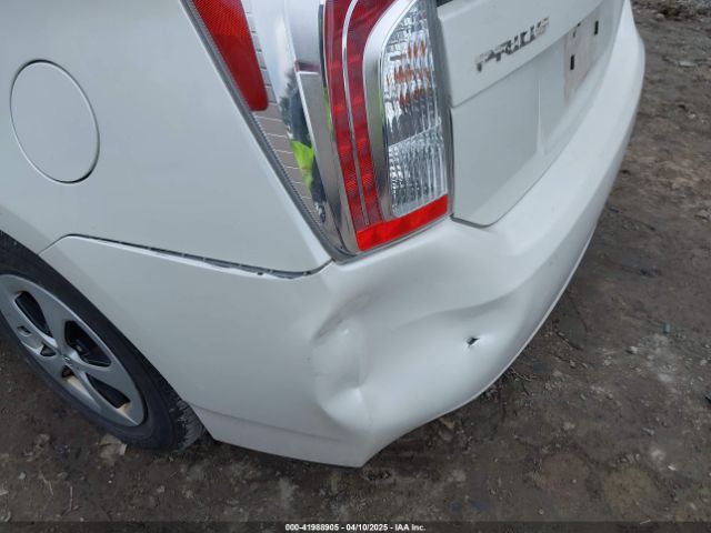 JTDKN3DU0F0422352 Toyota Prius Three