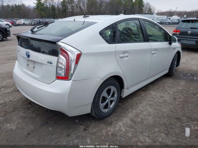JTDKN3DU0F0422352 Toyota Prius Three