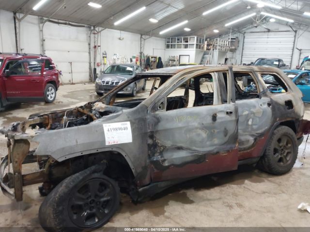 1C4RJFAG6EC331934 Jeep Grand Cherokee Laredo