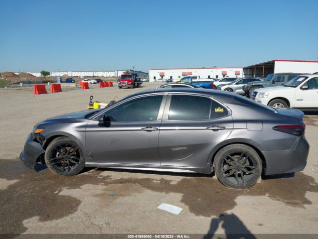 4T1B11HK2JU560383 Toyota CAMRY SE