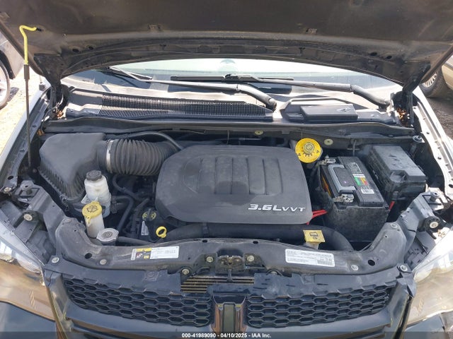 2C4RDGEG2JR283891 Dodge Grand Caravan Gt