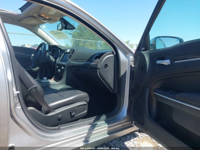 2017 CHRYSLER 300C 2C3CCAEG2HH663484 Photo 4