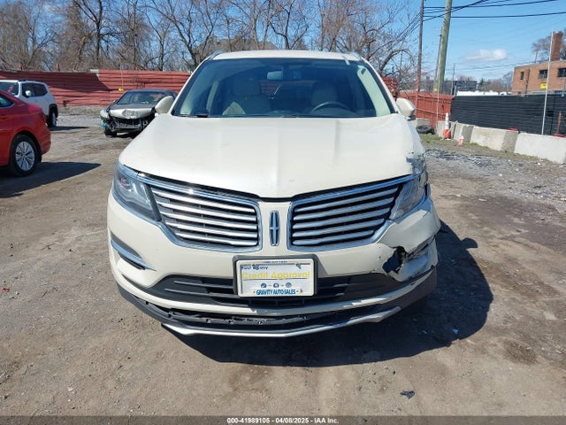 5LMCJ2C93JUL04622 Lincoln MKC SELECT