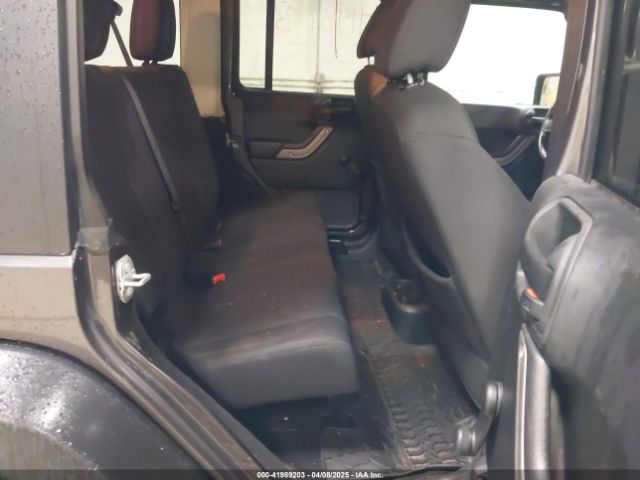1C4BJWDGXJL889020 Jeep Wrangler Jk Unlimited Sport 4x4