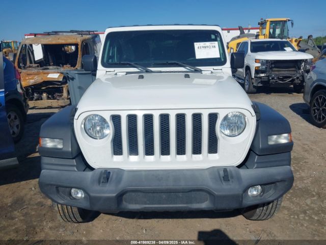 1C4HJXDG0JW142895 Jeep Wrangler Unlimited Sport S 4x4