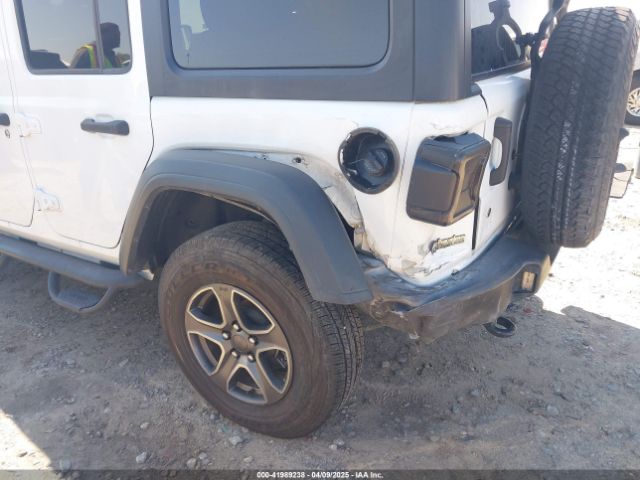 1C4HJXDG0JW142895 Jeep Wrangler Unlimited Sport S 4x4