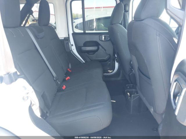 1C4HJXDG0JW142895 Jeep Wrangler Unlimited Sport S 4x4