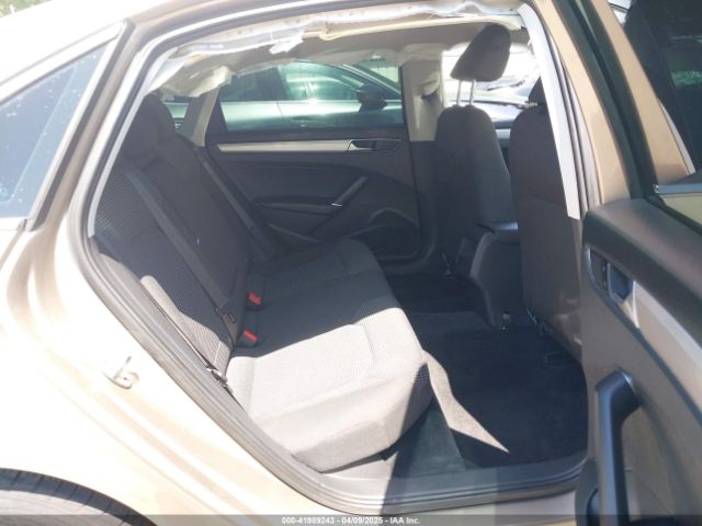 1VWAS7A39GC027249 Volkswagen Passat 1.8t S