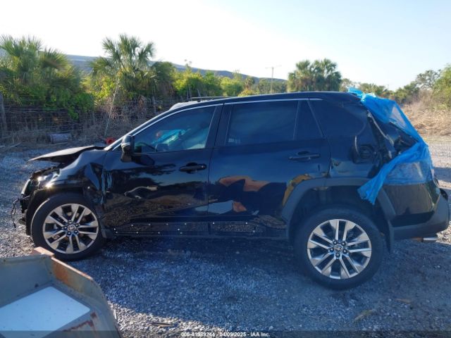 2T3C1RFV9MC117564 Toyota Rav4 Xle Premium