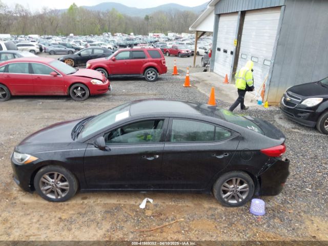 5NPD84LF7HH022111 Hyundai ELANTRA SE