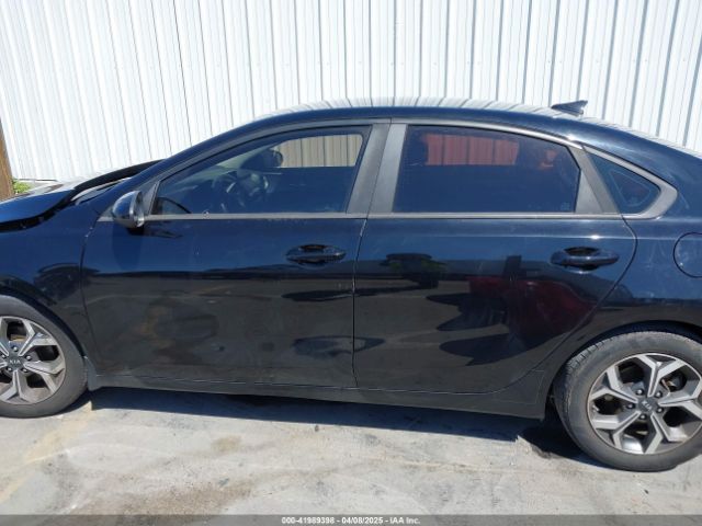 3KPF24AD8LE191000 KIA Forte Lxs