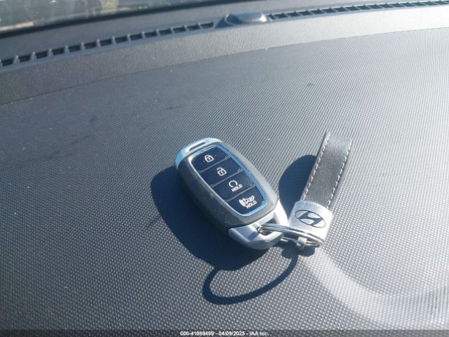KMHRC8A31RU326560 Hyundai Venue Sel