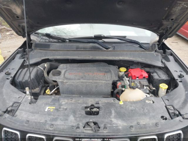 3C4NJDBB3KT729012 Jeep Compass Latitude 4x4