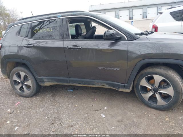 3C4NJDBB3KT729012 Jeep Compass Latitude 4x4