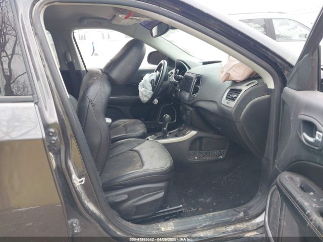 3C4NJDBB3KT729012 Jeep Compass Latitude 4x4