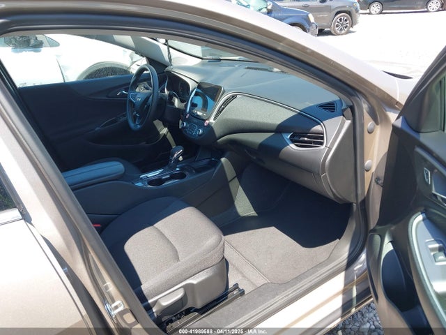 1G1ZD5STXSF135317 Chevrolet Malibu Fwd 1lt