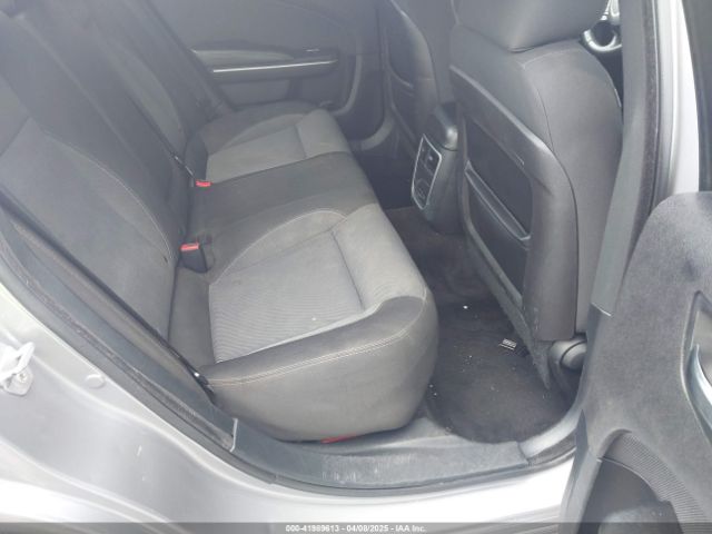 2C3CDXBGXFH840428 Dodge Charger Se