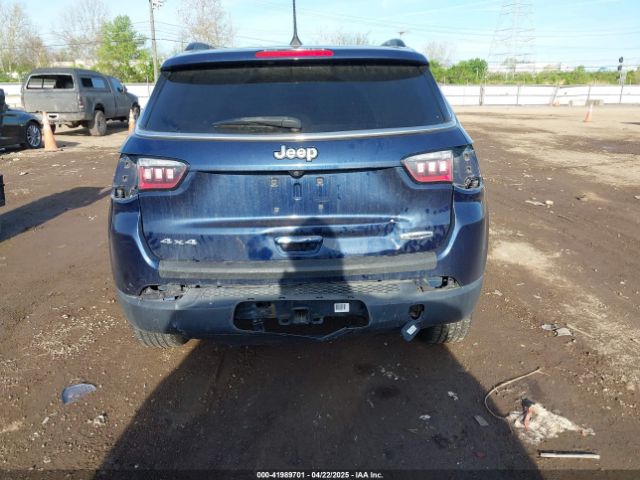 3C4NJDBB5JT442950 Jeep Compass Latitude 4x4