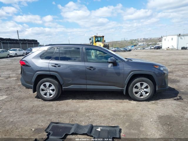 2T3G1RFV2MW145562 Toyota RAV4 LE