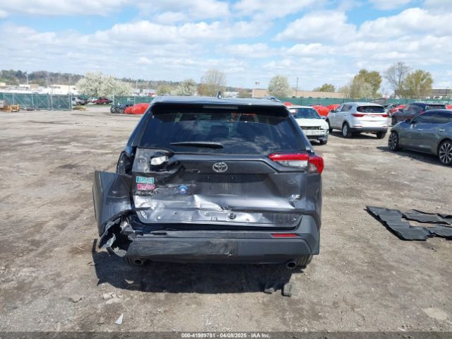 2T3G1RFV2MW145562 Toyota RAV4 LE