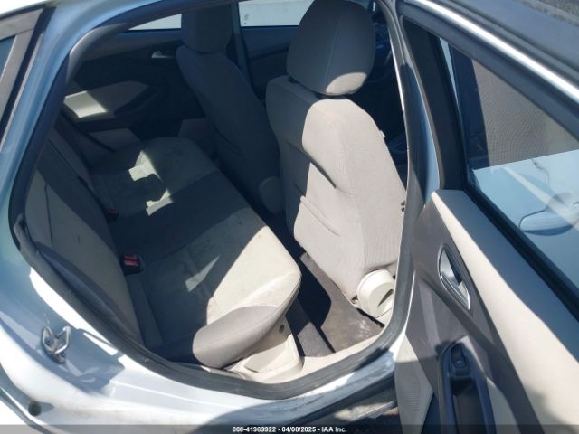 1FADP3F28EL370650 Ford FOCUS SE