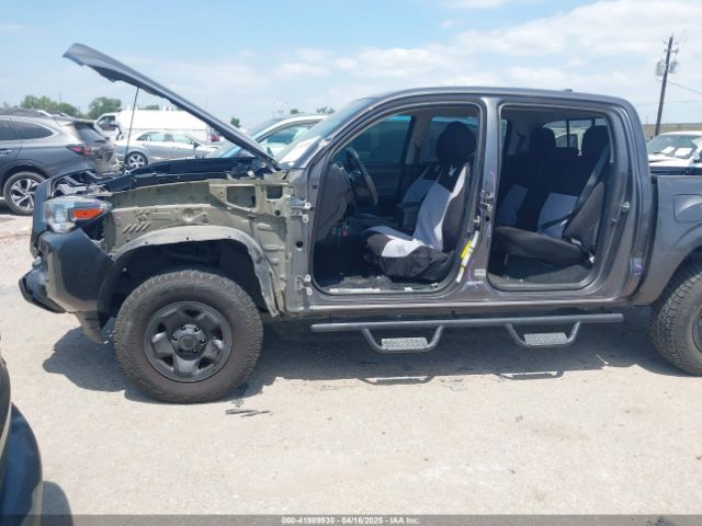 5TFAX5GN9KX139813 Toyota Tacoma Sr