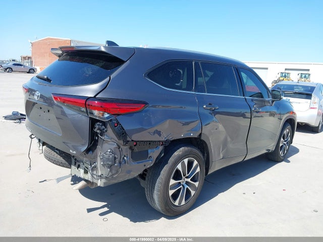 5TDGZRAH1NS543956 Toyota Highlander Xle
