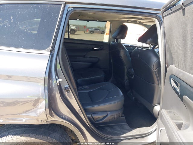 5TDGZRAH1NS543956 Toyota Highlander Xle