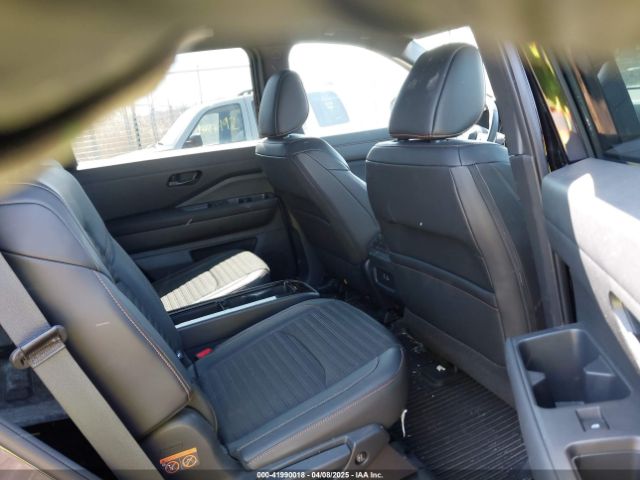 5N1DR3BD9RC293512 Nissan Pathfinder Rock Creek 4wd