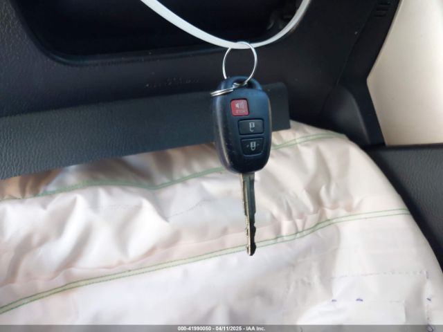 2T3WFREV7FW158583 Toyota Rav4 Xle