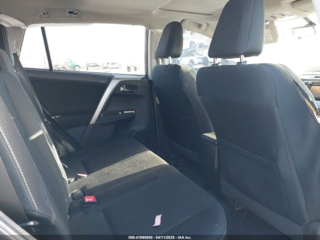 2T3WFREV7FW158583 Toyota Rav4 Xle