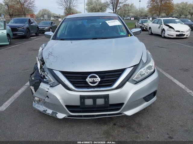 1N4AL3AP5HN358885 Nissan Altima 2.5 S
