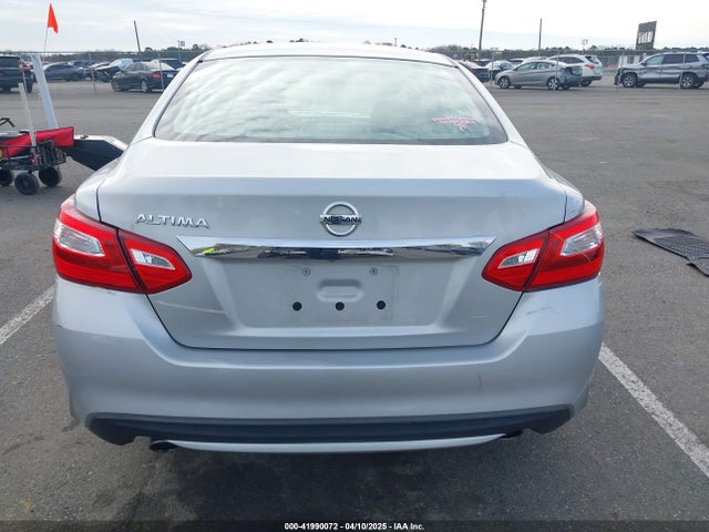1N4AL3AP5HN358885 Nissan Altima 2.5 S
