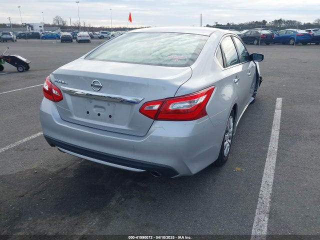1N4AL3AP5HN358885 Nissan Altima 2.5 S