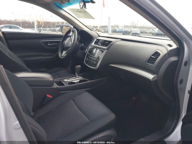 1N4AL3AP5HN358885 Nissan Altima 2.5 S