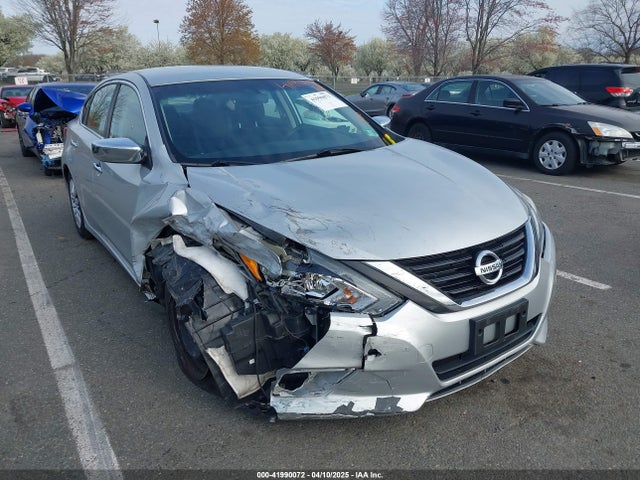 1N4AL3AP5HN358885 Nissan Altima 2.5 S