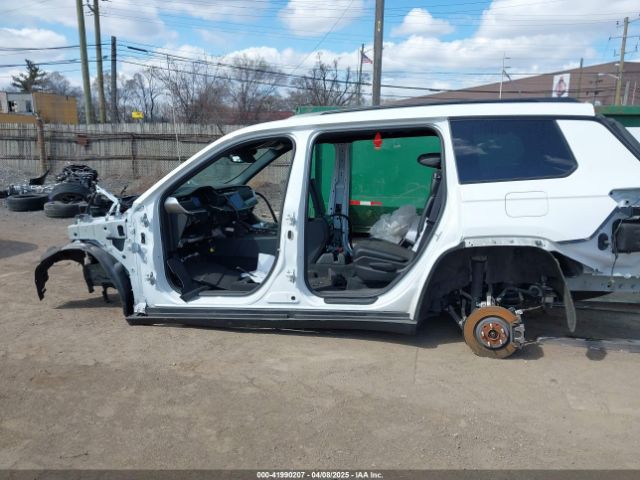 1C4RJKAG3P8900124 Jeep Grand Cherokee L Altitude X 4x4