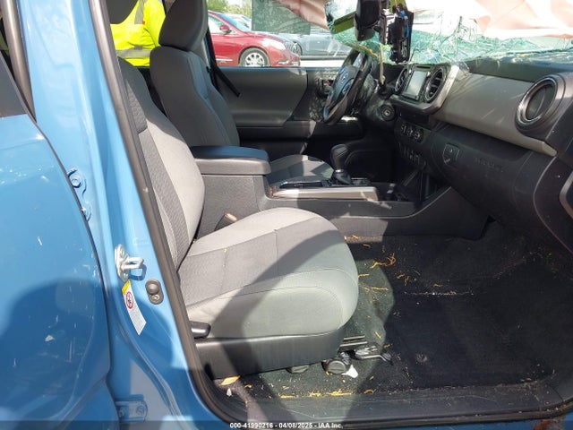 3TMBZ5DN1KM018282 Toyota Tacoma Sr5