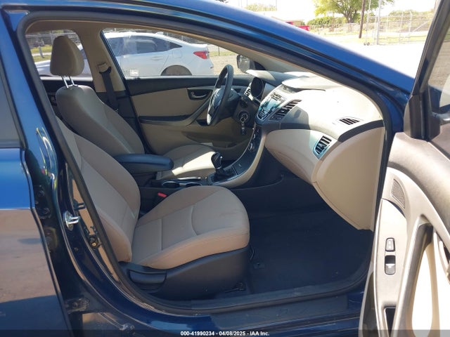 KMHDH4AE1GU557090 Hyundai ELANTRA SE