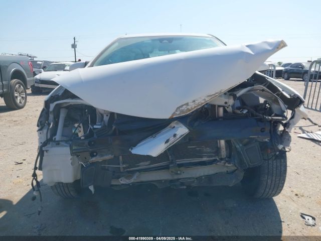 5YFBURHE6HP692770 Toyota COROLLA LE