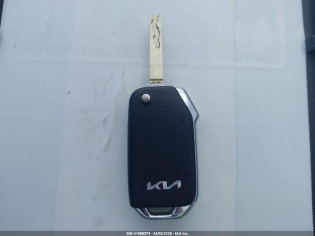 KNDJ23AU6P7844398 KIA SOUL LX