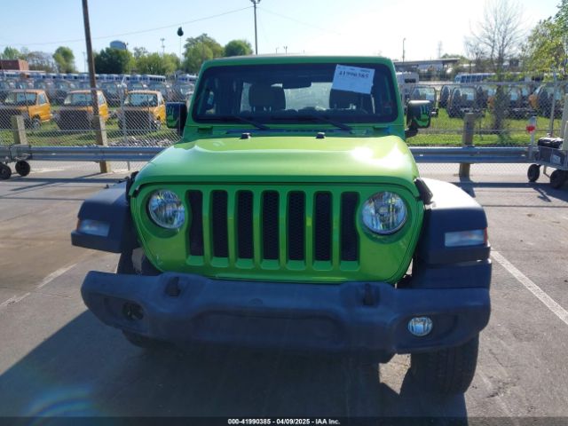 1C4HJXDG8JW287876 Jeep Wrangler Unlimited Sport 4x4